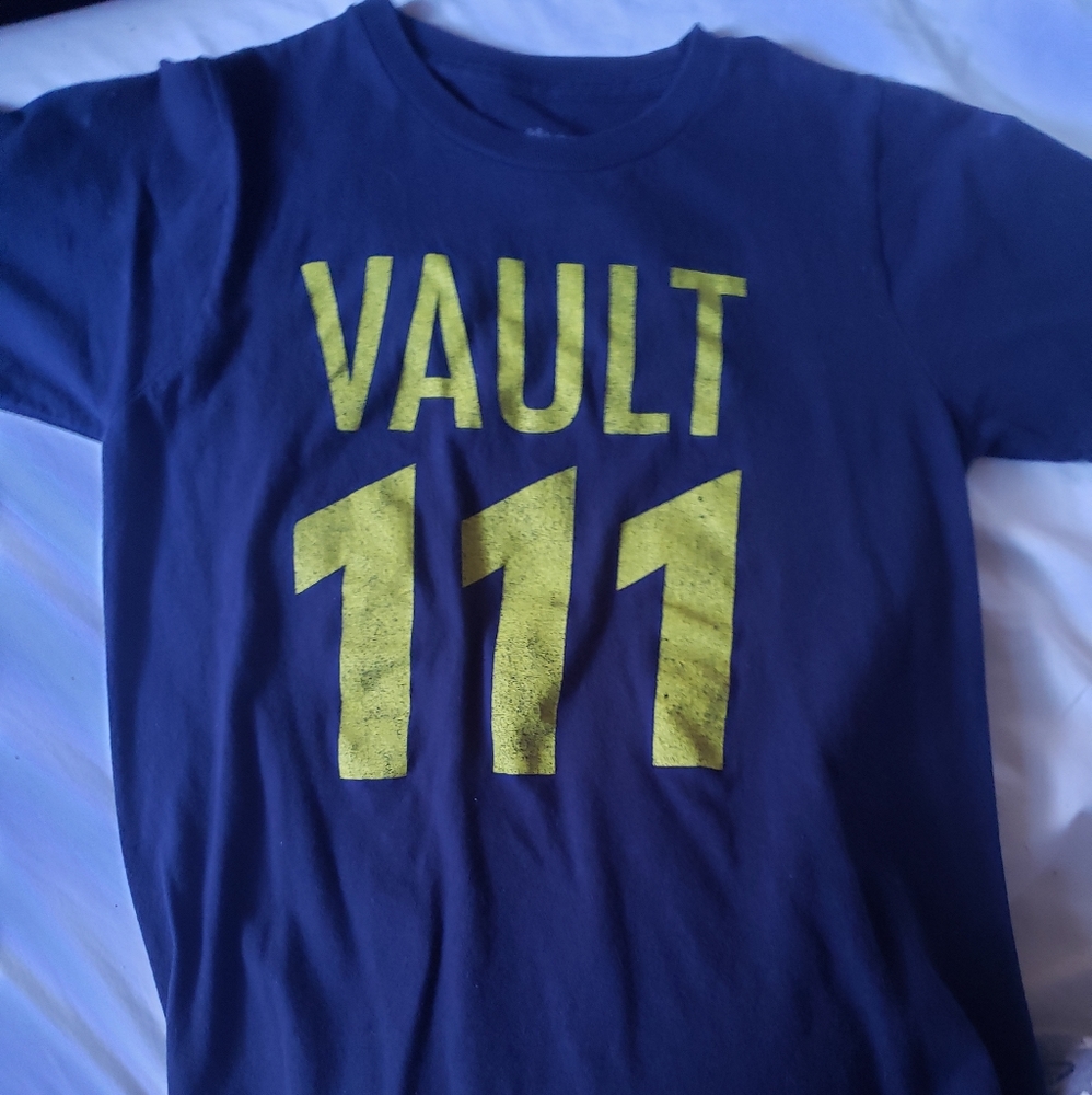 Tshirt Vault 111